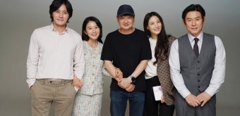 허진호 감독, '더 디너' 크랭크업…