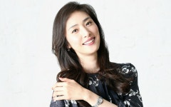 남녀연기 모두 가능한 일본판 임청하?...50살된 아마미 유키 