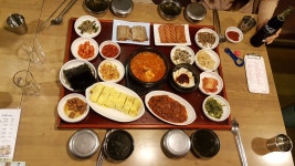 깔끔하게 그리고 정갈하게 가정식 백반 | 디스패치 | 뉴스는 팩트다! 깔끔하게 그리고 정갈하게 가정식 백반