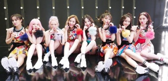 소녀시대 10주년 앨범 기념일 자축한 오늘자 태연.jpg | SNSFeed 제휴콘텐츠 제공 '실시간 핫이슈' 소녀시대 10주년 앨범 기념일 자축한...