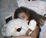 욕조에 몸 담그고 스마트폰 충전하다가 감전사한 14세 소녀 | 디스패치 | 뉴스는 팩트다! 욕조에 몸 담그고 스마트폰 충전하다가 감전사한... 