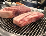 디너의여왕 - [경기 성남] 두점씩 먹게되는 삼겹살 1차