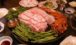 디너의여왕 - [경북 포항] 할매솥뚜껑삼겹살 두호점 1차