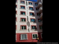 Cracked Buildings, Chaos at Work: Earthquake in 5 Pics
