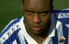 Former Aston Villa player Atkinson dies in police stun-gun incident | MARCA English Former Aston Villa player Atkinson dies in... 