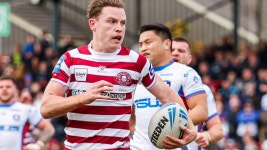Match Report - Wakefield 6 - 36 Wigan | 10 Apr 2022 Wakefield Trinity 6-36 Wigan Warriors: Jai Field hat-trick sets up Challenge... 