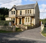 The Hollies Bed and Breakfast Corsham, 코샴 - 호텔 가격비교