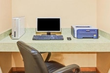 데이즈 인 바이 윈덤 본 - 호텔 가격비교