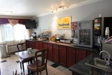 유카이어-데이즈 인 게이트우에이 투 레드우드 와인 컨트리, 유키아 - 호텔 가격비교