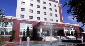 도스티크 호텔 콕셰타우 - 호텔 가격비교