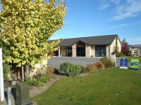 어슈어 센트럴 골드 모텔 크롬웰 - 호텔 가격비교