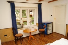 멀로무드버르 에테렘 추크러스더 판지오 에시 렌데즈베니허즈, 죈죄시 - 호텔 가격비교