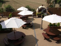 디 엘름 트리 인, 엠네스 - 호텔 가격비교