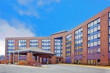 홀리데이 인 시카고 노스웨스트 크리스털 레이크 컨벤션 센터, 크리스탈 레이크 - 호텔 가격비교