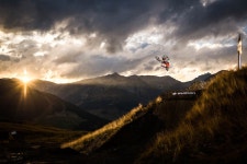 Viewers Choice: Who Should Get The Wild Card to Suzuki Nine Knights 2016? by nineknights - Pinkbike