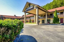 헬렌 레드 루프 인 헬렌 (Red Roof Inn Helen) 이용 후기 헬렌에 있는 레드 루프 인 헬렌 (Red Roof Inn Helen)