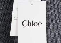 [끌로에 25FW 로고 케이프 그레이 C20667 A46 14Y] 팹스타일 [끌로에 25FW 로고 케이프 그레이 C20667 A46 14Y]