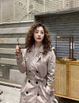 패션엔 :: 오나라, 열애만 25년째! 뽀글뽀글로 일냈다 빌런의 나라 돌풍 예고 트렌치 코트룩 오나라, 열애만 25년째! 뽀글뽀글로 일냈다 빌런의... 