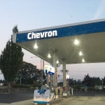 Chevron - Everett에서 주유소일 Chevron