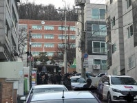강릉팬션 사고, 대성고등학교 앞 기자들 현재상황.. | 보배드림 베스트글
