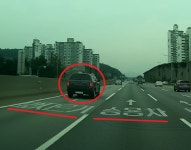 마 니 노면 안보고 다니나??? | 보배드림 교통사고/블박