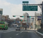 모닝으로 제대로 운전못 해서 차선 처밟는 운전자 | 보배드림 교통사고/블박