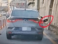 셀프주유소에서 뚜까리 안 닫고 그냥 가셔서. | 보배드림 교통사고/블박