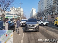 마트 주차장 출구 사고 좀 봐주세요 | 보배드림 교통사고/블박