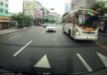 화성동탄 중앙선 넘어 추월하는 17번 버스 | 보배드림 교통사고/블박