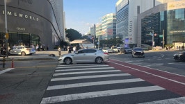 방금 대전 둔산동 갤러리아백화점앞 사거리 사고 | 보배드림 교통사고/블박