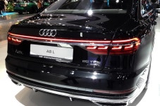 독일 아우토반을 다스리는 황제 - 신형 아우디 A8 LWB 55 TFSI | 보배드림 시승기/배틀/목격담