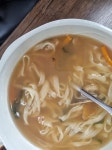 식당에서 식사하다가 이런게 나왔는데 이게 뭔가요 ㅜㅜ | 보배드림 자유게시판