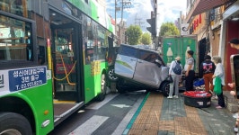 어제 성신여대역 2번 출구 쪽 사고 | 보배드림 베스트글