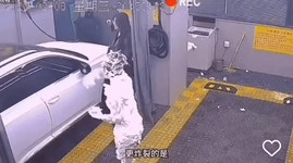 차원이 다른 중국 셀프 세차장. gif | 보배드림 신유머/이슈/움짤