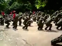 군대 유격훈련.. gif | 보배드림 신유머/이슈/움짤