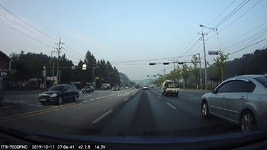 출근길 목격한 SM5... 방향지시등 징하게 안켜네요. | 보배드림 교통사고/블박