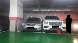 강동구에서 뵈었던 SUV 차주님...주차 그렇게 하지 마세요. | 보배드림 교통사고/블박