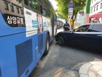 버스와 충돌이 있었습니다. 사고 접수를 안해주네요.. | 보배드림 교통사고/블박