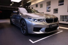 [로드샷] 2018 BMW M5 (도닝턴 & 싱가폴 그레이) | 보배드림 자동차사진/동영상