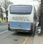 산업용품 싣고 다니는 특이한 버스 | 보배드림 트럭/버스/중기