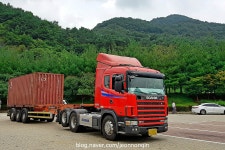 청도 새마을 휴게소의 빨간색 스카니아 | 보배드림 베스트글