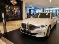 하남 스타필드 BMW 매장에 전시된 7시리즈. | 보배드림 국산차게시판