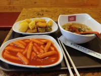 조치원 버무리에서 떡볶이 먹고있습니다.. | 보배드림 국산차게시판
