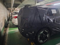 뜬금 김해cgv에서 위장막차량 | 보배드림 국산차게시판