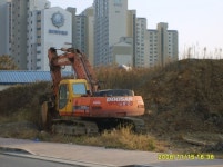 이건 삼성도 아니고 두산도 아니고 볼보도 아녀 | 보배드림 트럭/버스/중기