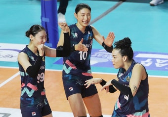 김연경 14년만에 올스타전, 최우수선수 먹었다 : 배구 : 스포츠 : 뉴스 : 한겨레 김연경 14년만에 올스타전, 최우수선수 먹었다