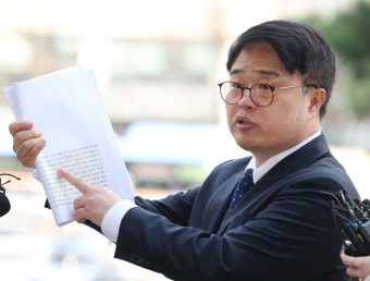 의사협회 “국민 볼모로 행동하는 거 아냐…정부가 유연해져야”