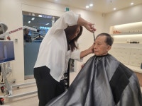 문턱 없애고 일체형 샴푸대까지…장애인 친화 미용실 가보니 : 수도권... 뉴스 : 한겨레 문턱 없애고 일체형 샴푸대까지…장애인 친화 미용실 가보니