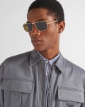 프라다 아이코닉한 금속 플라크가 있는 선글라스 Prada Sunglasses with iconic metal plaque SPRA53_E1BK_FE01T_C_059 | 해외직구는... 