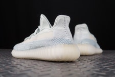 아디다스아디다스 이지부스트 350 V2 클라우드 화이트 FW3043 운동화풋셀스토어 공식 온라인쇼핑몰. [대분류명] - 아디다스 - 아디다스... 